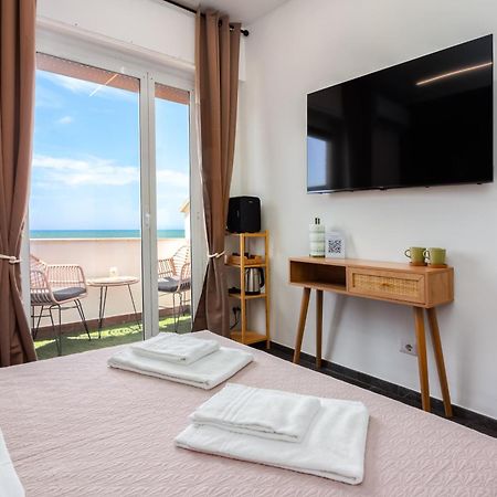 Coho Apartment Vista Mare Fiumicino Exteriör bild