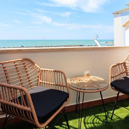 Coho Apartment Vista Mare Fiumicino Exteriör bild
