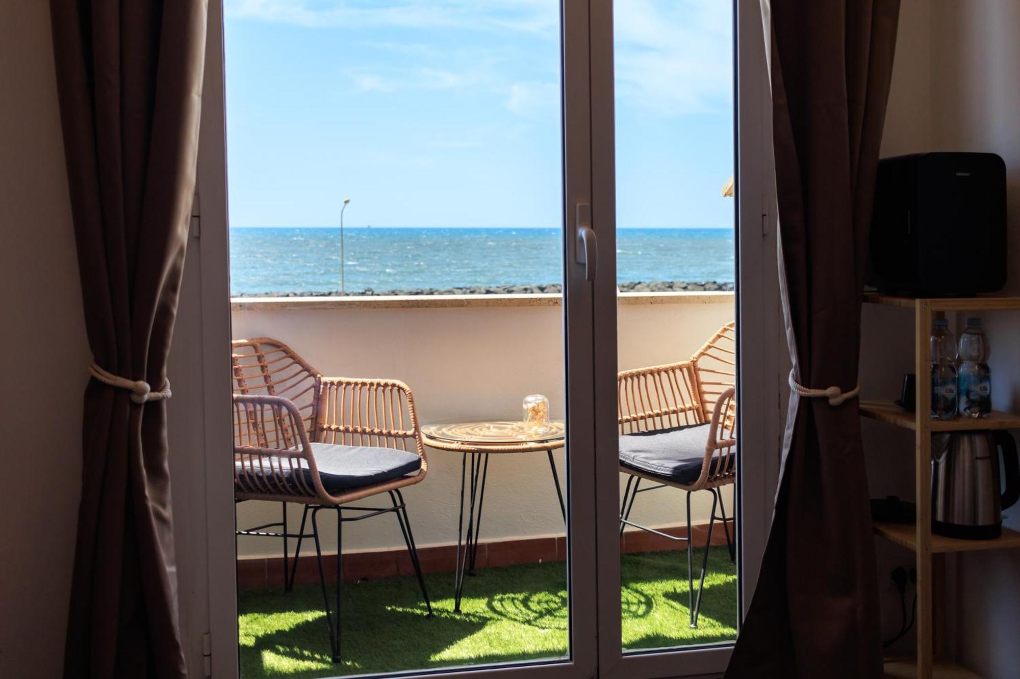 Coho Apartment Vista Mare Fiumicino Exteriör bild