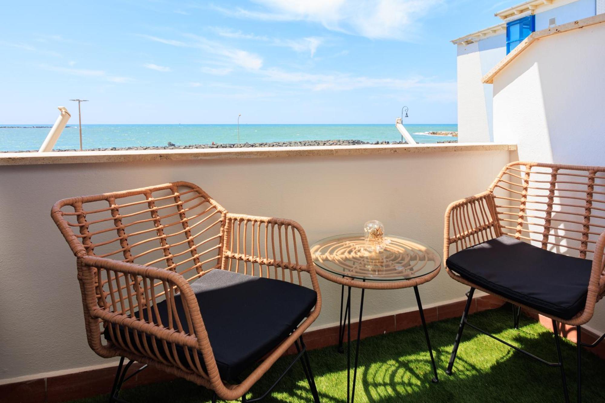 Coho Apartment Vista Mare Fiumicino Exteriör bild